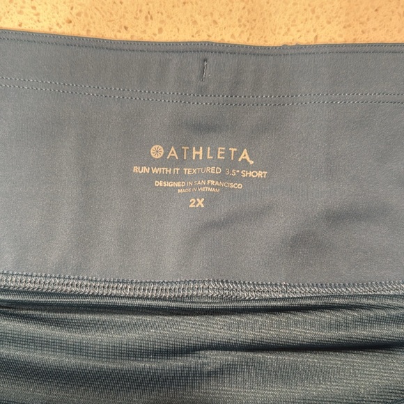 Athleta Run With It Textured 3.5 Shorts 2X - Picture 7 of 11